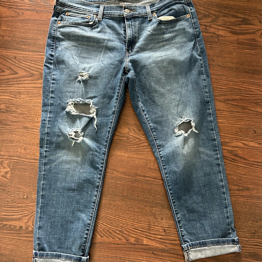 Levi's Women's Blue Distressed Ankle Jeans
